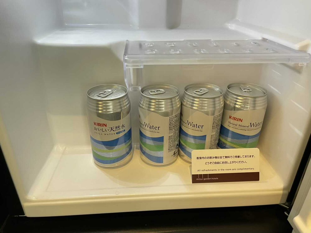 三井ガーデンホテル福岡中洲の冷蔵庫・部屋の水