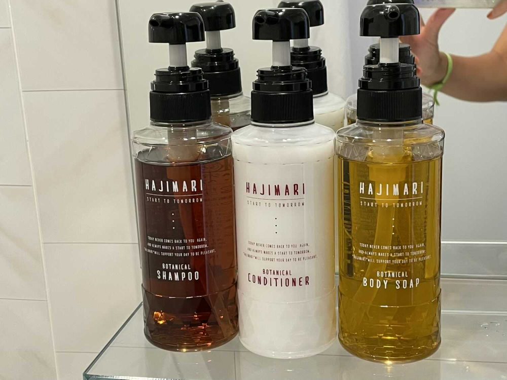 The BREAKFAST HOTEL MARCHE石垣島のハリウッドトリプルルーム16㎡