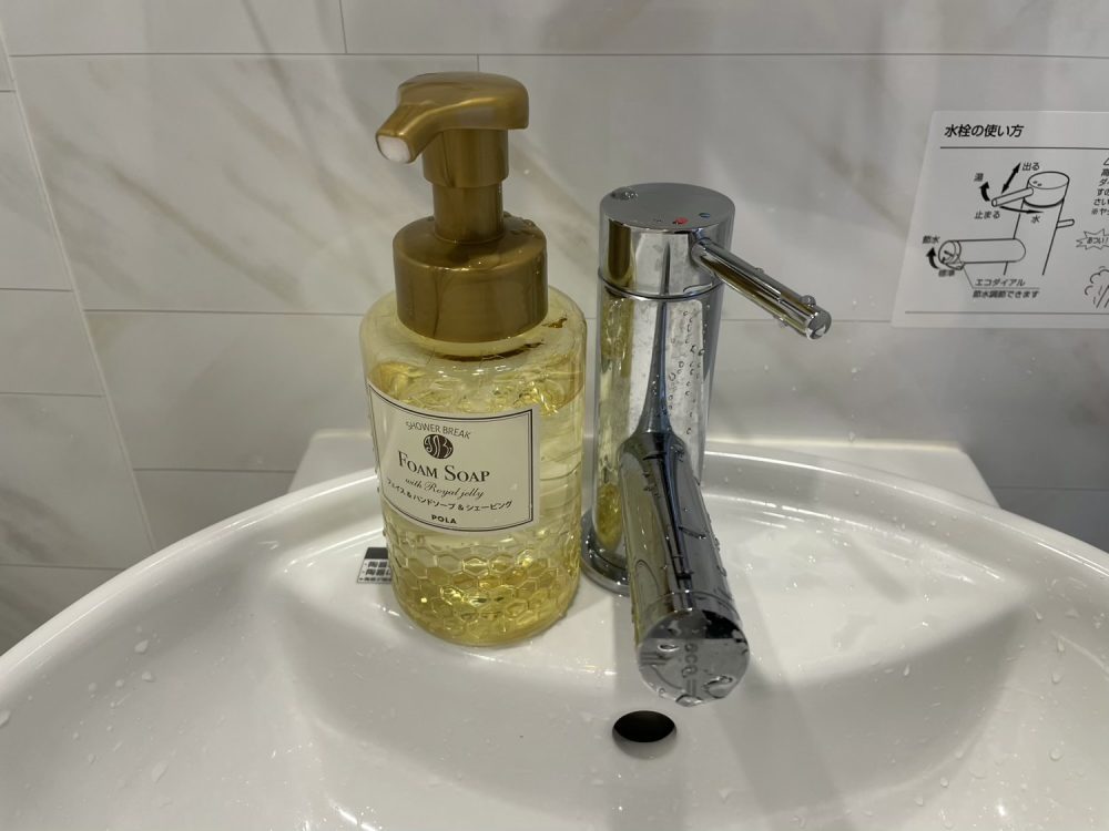 The BREAKFAST HOTEL MARCHE石垣島のハリウッドトリプルルーム16㎡