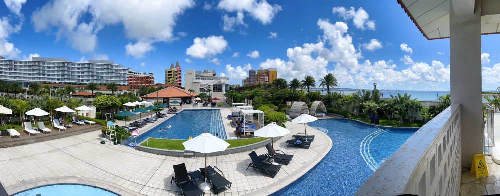 ダブルツリーbyヒルトン北谷リゾートのプール