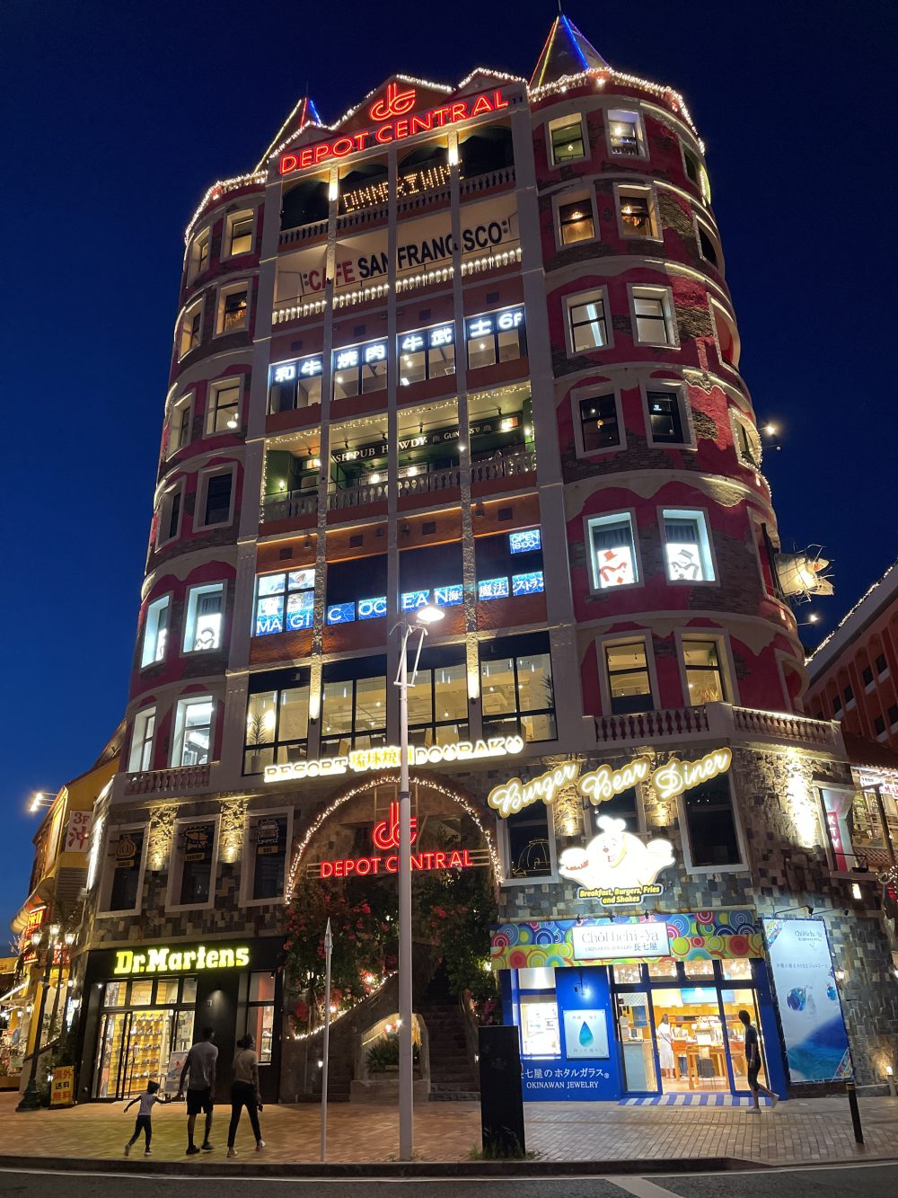 美浜アメリカンビレッジの夜景