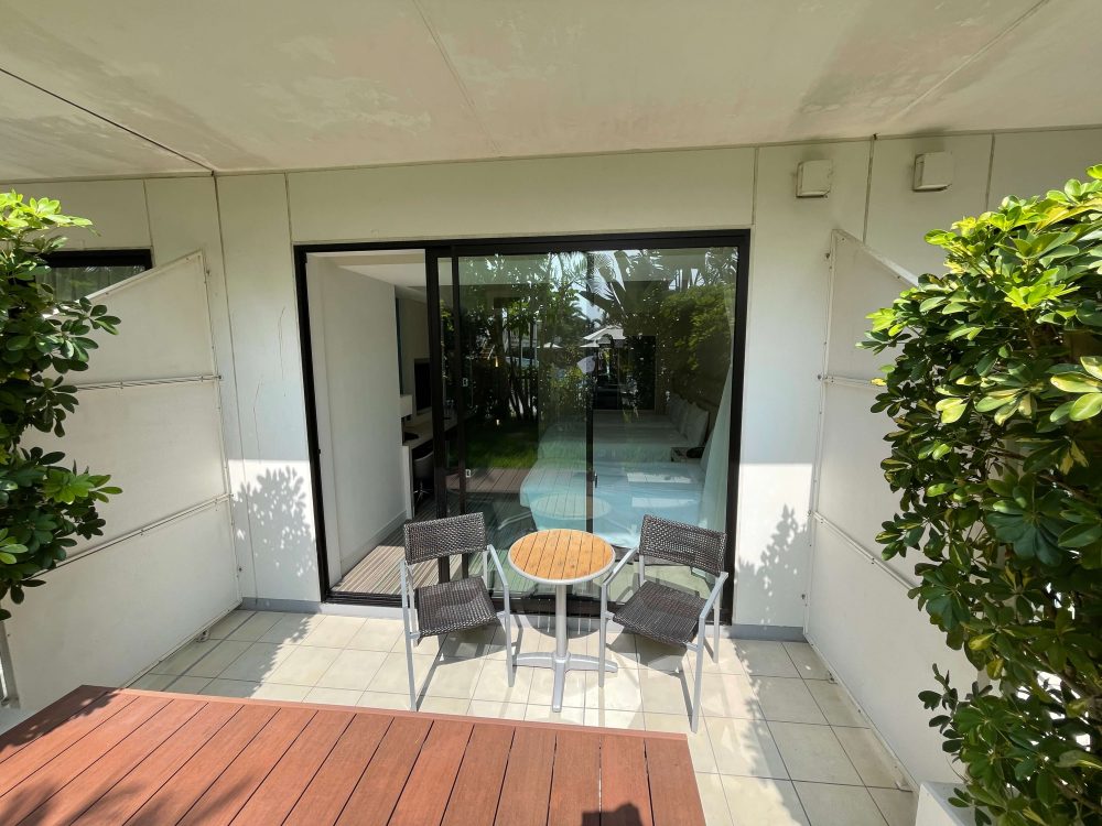 ヒルトン沖縄北谷リゾートのツインルームwith ガーデンのテラス