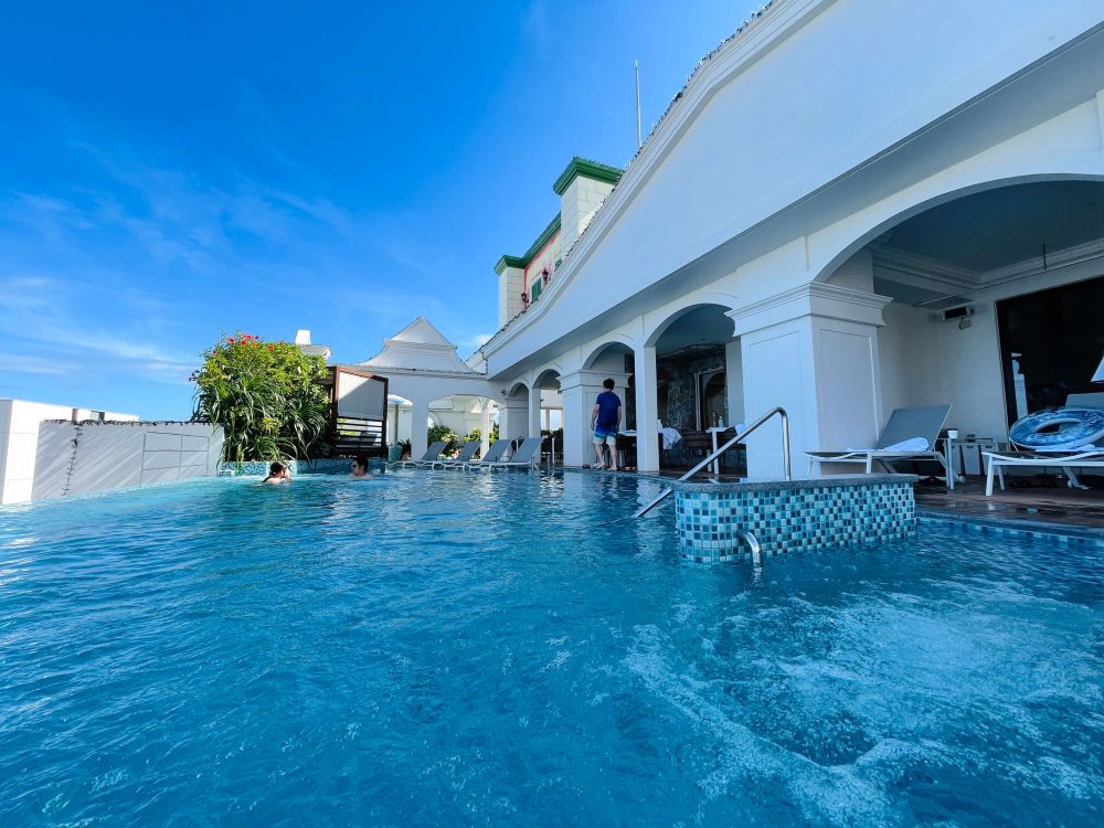 レクー沖縄北谷スパ&リゾートのプール