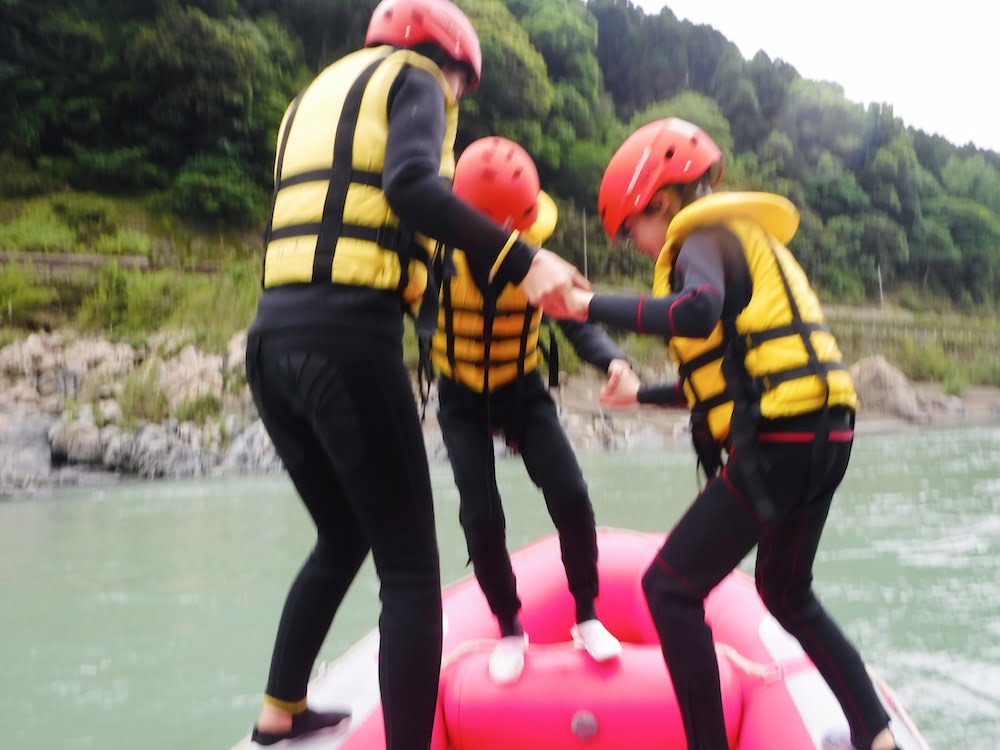 人吉市球磨川でラフティング