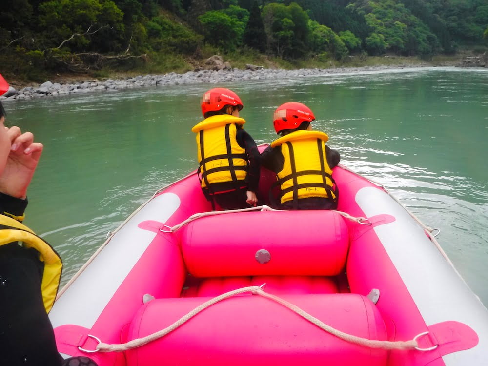 人吉市球磨川でラフティング