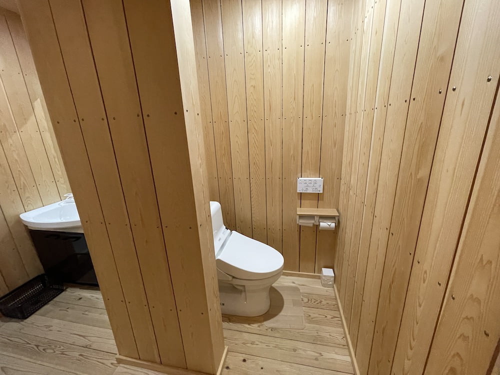 人吉神城の宿のトイレ