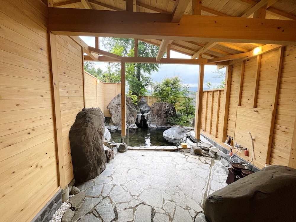 人吉温泉旅館 翠嵐楼の貸切露天風呂