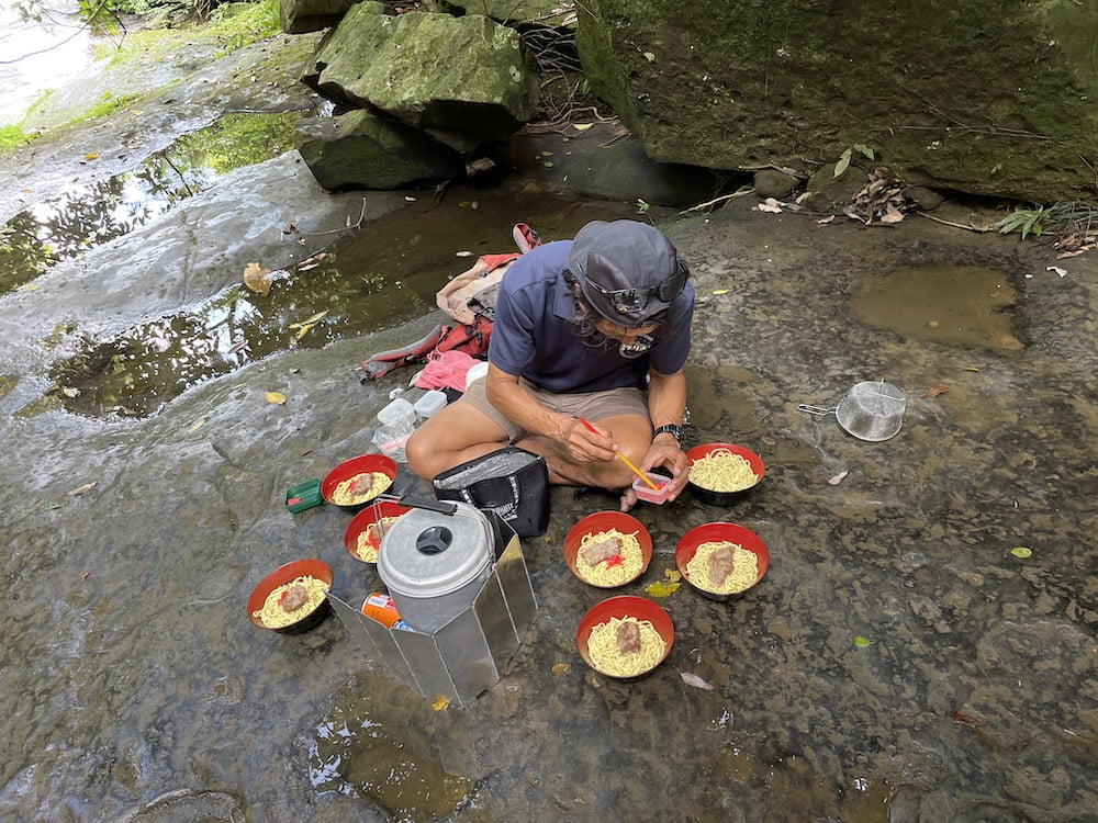 ピナイサーラの滝ツアーでソーキそば