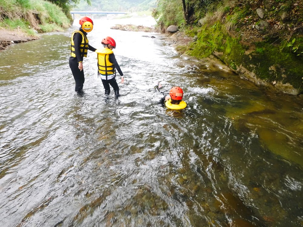 人吉市球磨川でラフティング